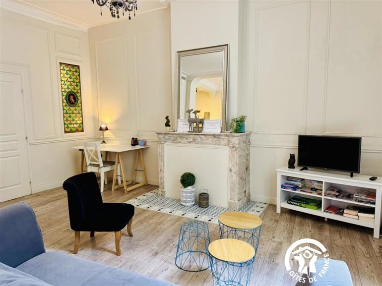 11G3499 - Petit Jean_1