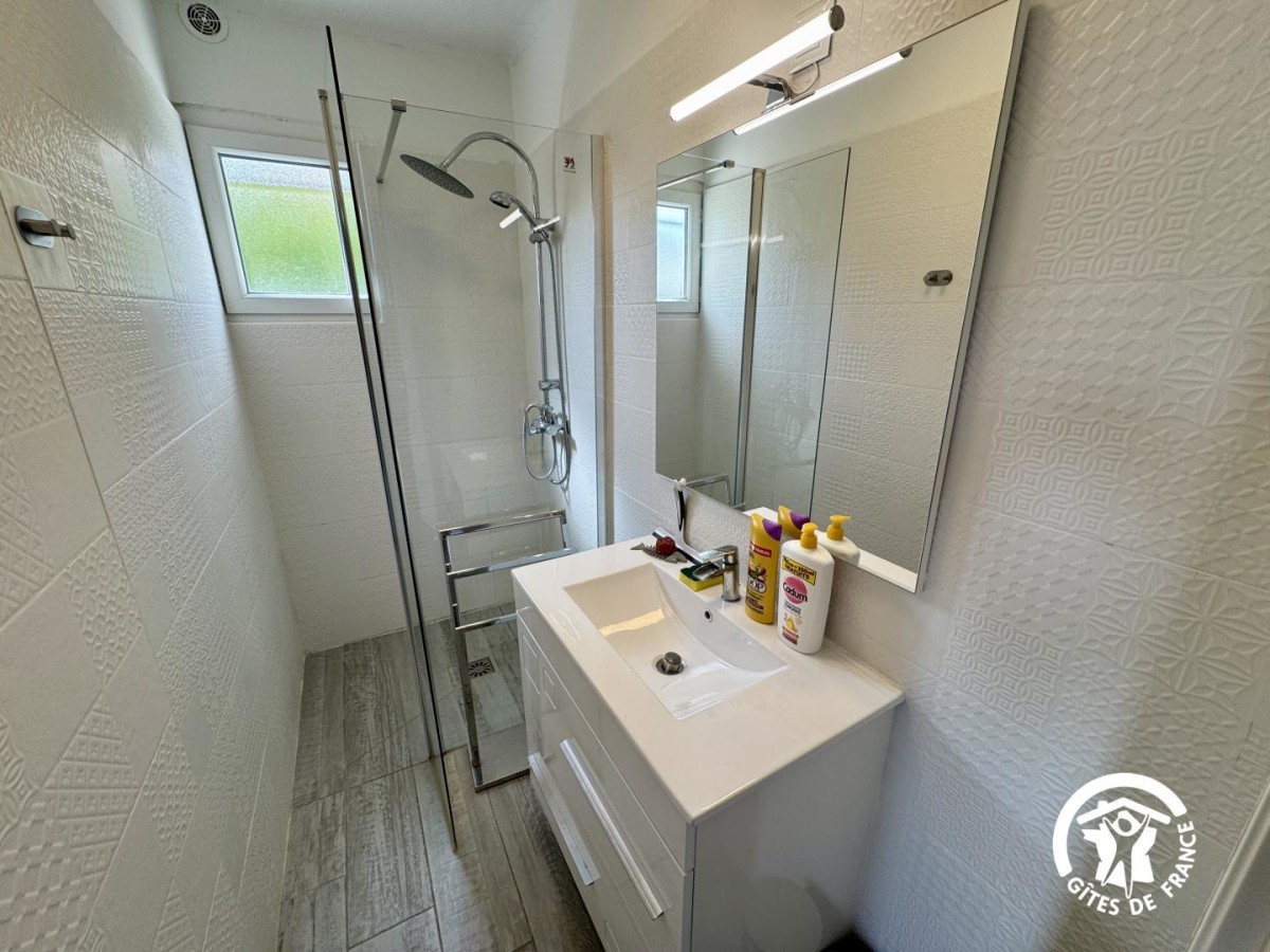 11G3576 - Au Bord de l'Eau_9