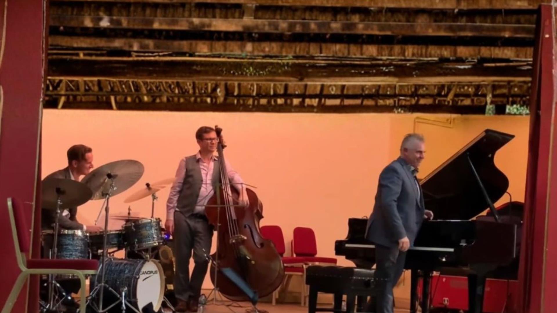 JAMES PEARSON TRIO À L'HÔTEL DE LA CITÉ - 1