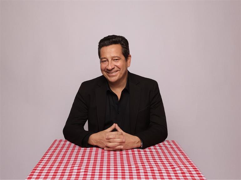 LAURENT GERRA SE MET À TABLE !