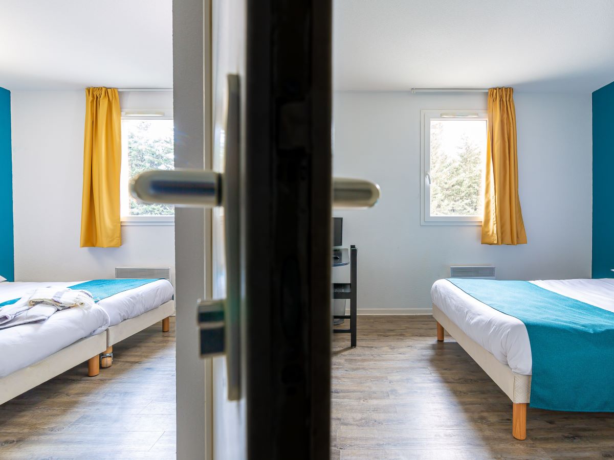 audotel Carcassonne chambre familliale 2023