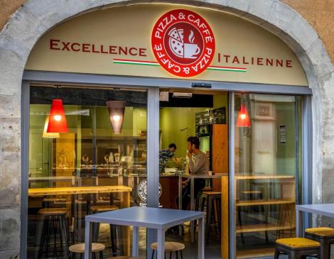 pizza-e-caffe-excellence-italienne-outdoor-welcome
